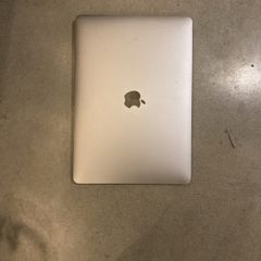 Macbook Pro 13 inch M2 2022