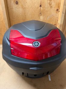 yamaha top box 39 l see reflector cracked