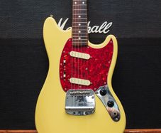 Fender Mustang MG69-55 1992-1993 - Faded Yellow White