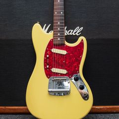 Fender Mustang MG69-55 1992-1993 - Faded Yellow White