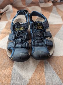 Walking sandals