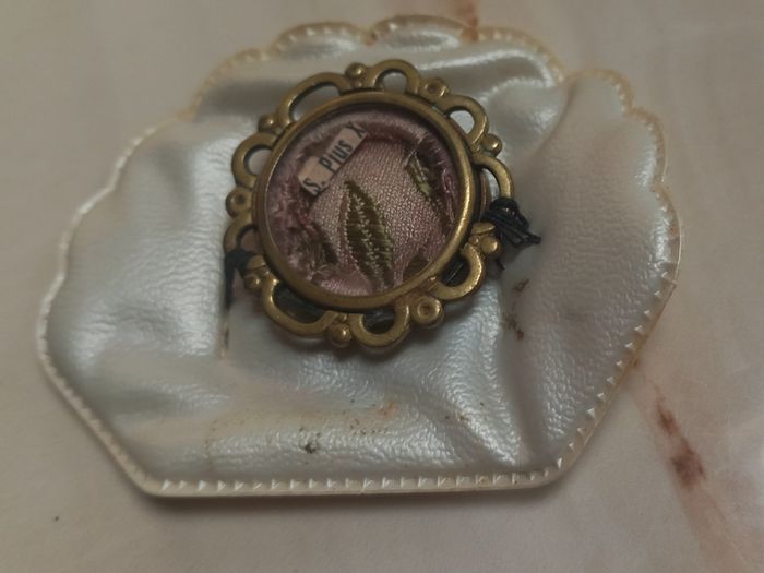 Religious relic Saint Pope Pius X, free reg post D18