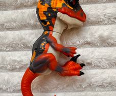 Blaze Untamed Raptor Velociraptor Fingerlings Orange & Yellow Dinosaur Used Please see photos
