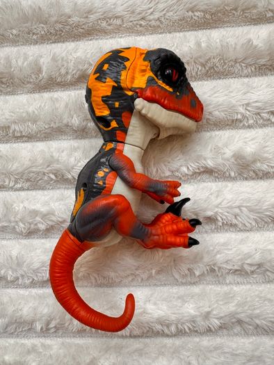 Blaze Untamed Raptor Velociraptor Fingerlings Orange & Yellow Dinosaur Used Please see photos