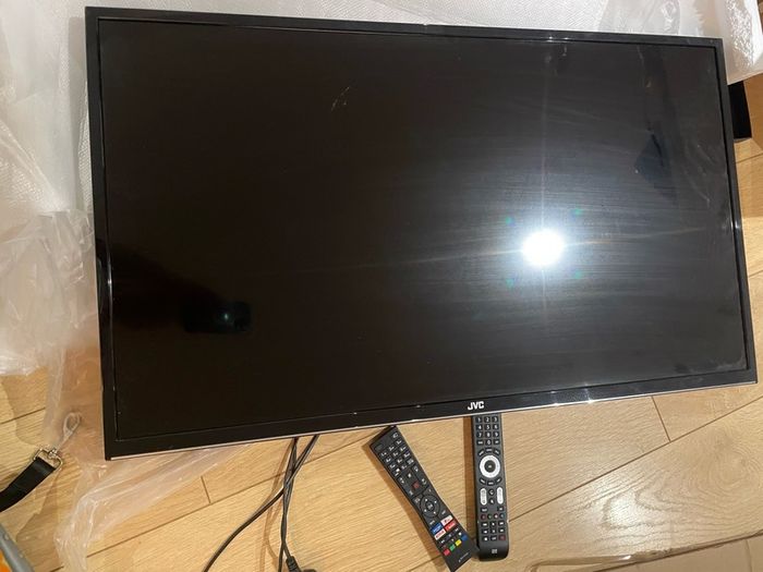 JCV smart tv - remote not working