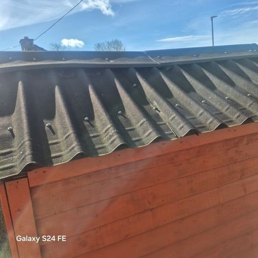 Fantastic shed genuine reason for sale Polystyrene roof fitted