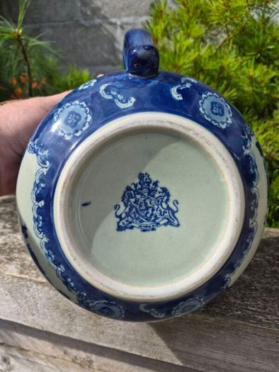 Blue and White Ceramic Chamber pot with handle
