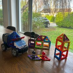 Magformers - Police Rescue plus Magformers - Police Rescue plus 30 additional tiles