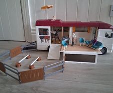 Schleich Horse Box Van