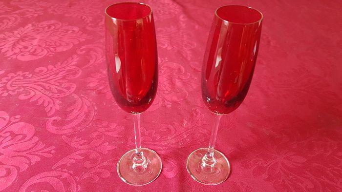 Pair Of Ruby Red Stemmed Toasting Champagne Flutes