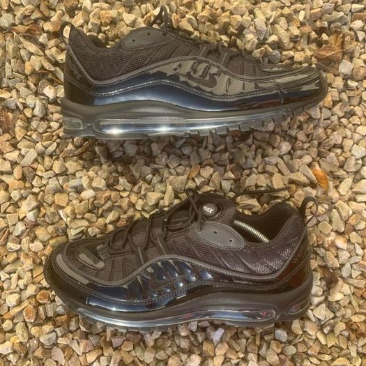 Rare Hype Nike x Supreme Air Max 98