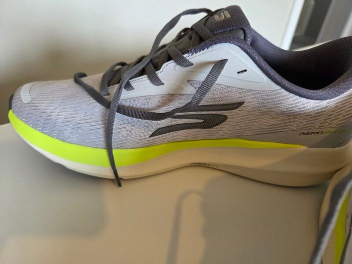 sketchers running shoes