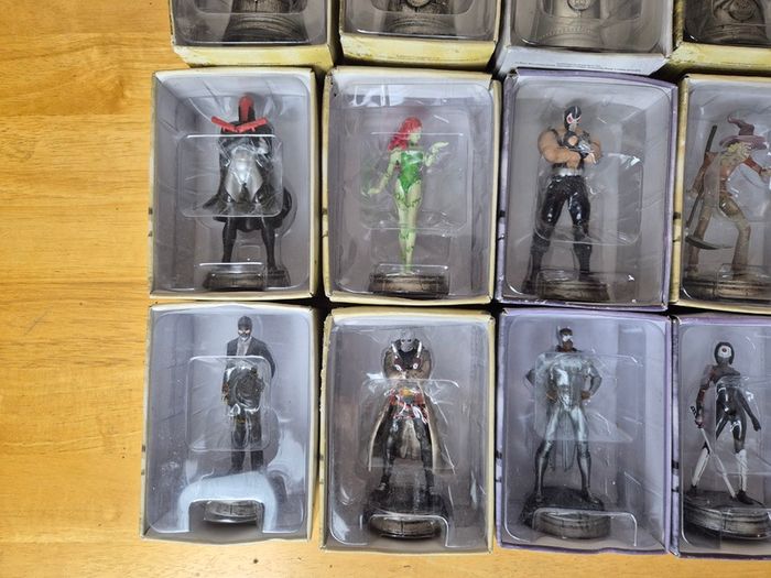 Eaglemoss DC Comics Chess Collection Figures Lot of 19 (With Deadshot Magazine)