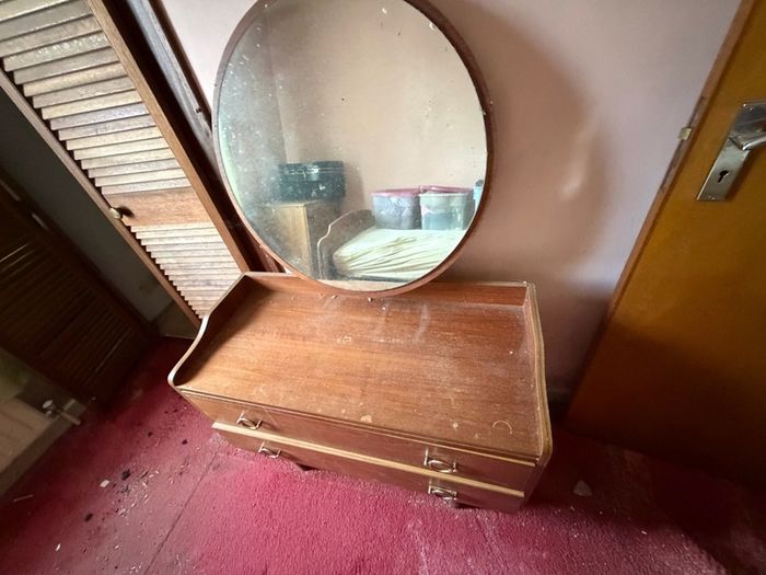 Vintage Dressing Table with Round Mirror Retro Vanity