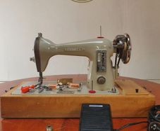 vintage singer sewing machine
