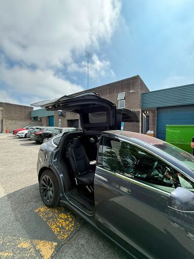 Tesla Model X 2020 - 6 Seaters