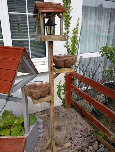Used garden decorations