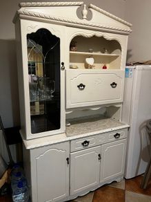 display cabinet / hutch