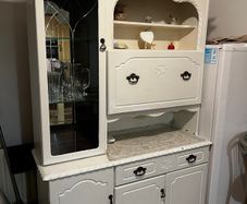 display cabinet / hutch
