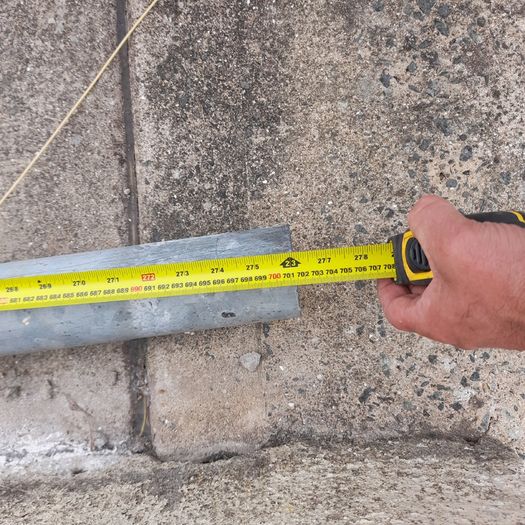 Galvanised lighting pole and T-bar