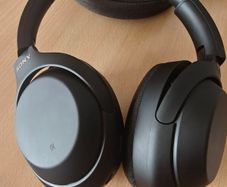 Sony WH1000XM3 Noise Cancelling Headphones Black with Case