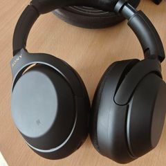 Sony WH1000XM3 Noise Cancelling Headphones Black with Case