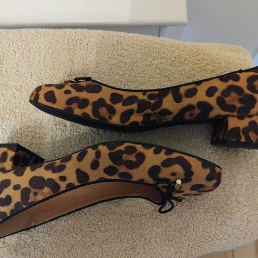 Ladies shoes