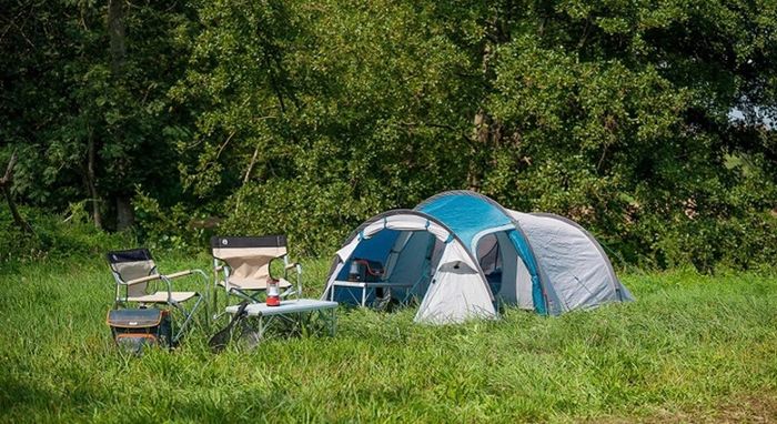 Waterproof Lightweight Camping Tent with Sewn-in Groundsheet (FREE POSTAGE)