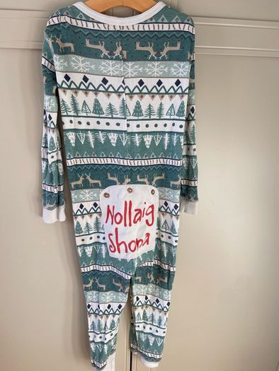 Leigh Tucker Willow Nollaig Shona all in one pyjamas 3-4 years