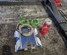12 volt amplifier and capacitor