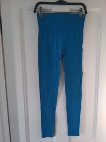 Blue ribbed leggings