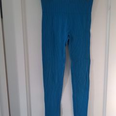 Blue ribbed leggings
