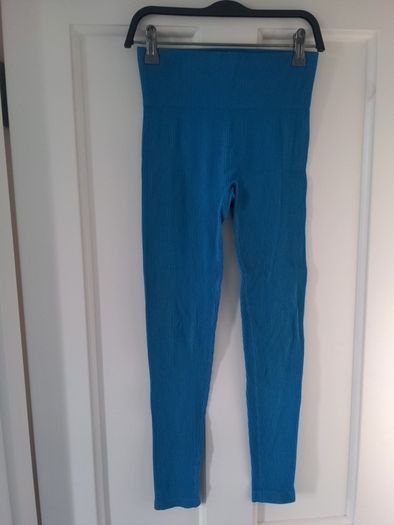 Blue ribbed leggings