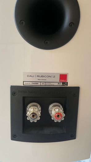 DALI Rubicon 2 speakers white - New condition - Boxed with stands