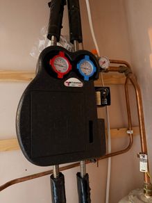 Solar Water Heating System with 2 Panels - great condition
