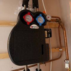 Solar Water Heating System with 2 Panels - great condition