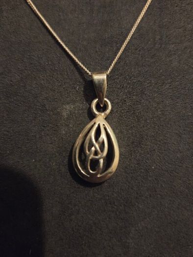 925 Sterling Silver Celtic Knot Necklace