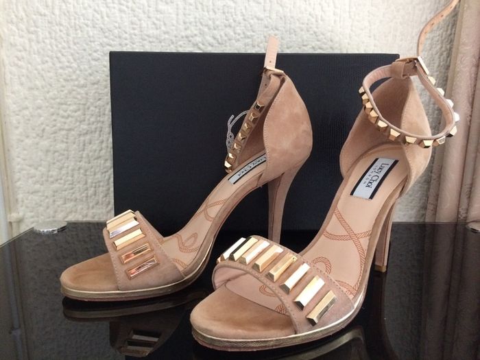 High heels ( Lucy Choi)