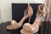 High heels ( Lucy Choi)