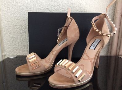 High heels ( Lucy Choi)