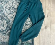 Lululemon joggers/tracksuit