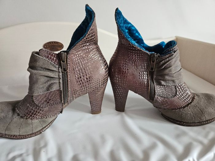 Rare Vintage Irregular Choice Bronze Brown Booties