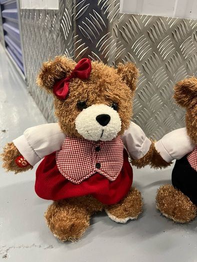 2x Singing Dancing Bears