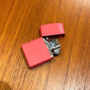 Pink zippo lighter