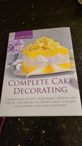 Lakeland Cake decorating book