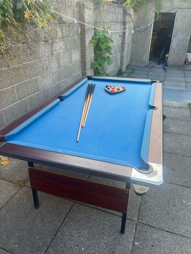 Free snooker Table