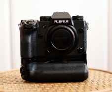 Fujifilm X-H1 and Battery grip