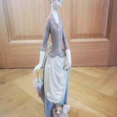 Lladro Lady with Dog & Umbrella 4761 Figurine