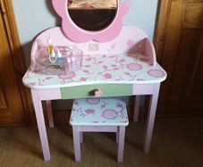 Dressing table