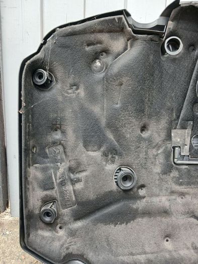 MercedesBenz W204 engine cover